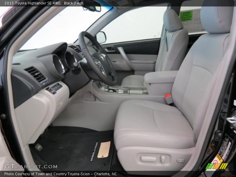  2013 Highlander SE 4WD Ash Interior