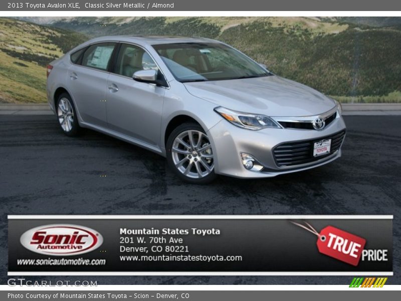 Classic Silver Metallic / Almond 2013 Toyota Avalon XLE