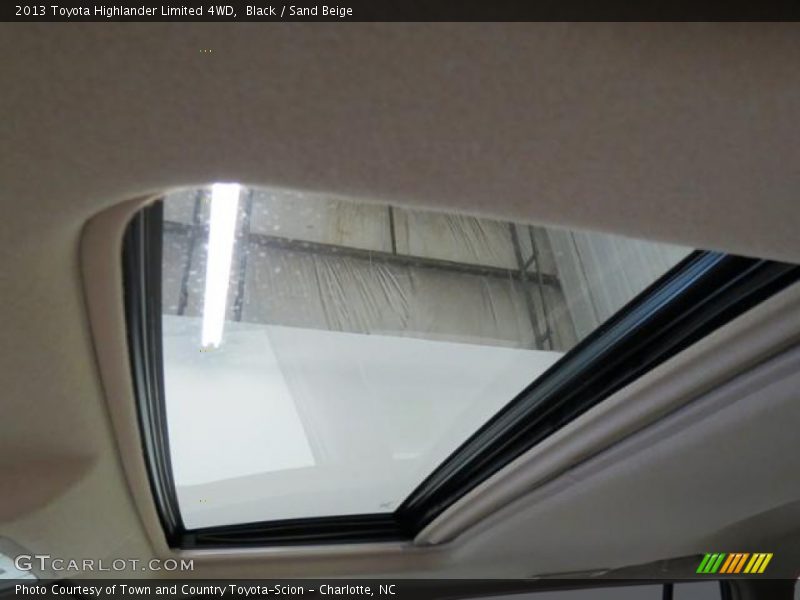 Black / Sand Beige 2013 Toyota Highlander Limited 4WD