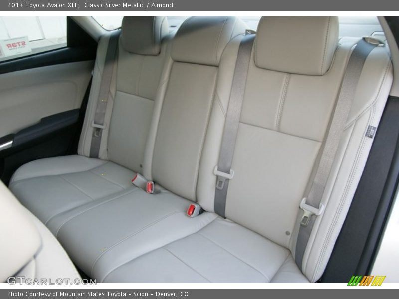 Classic Silver Metallic / Almond 2013 Toyota Avalon XLE