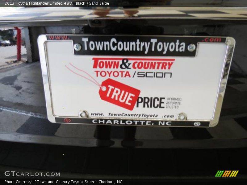 Black / Sand Beige 2013 Toyota Highlander Limited 4WD