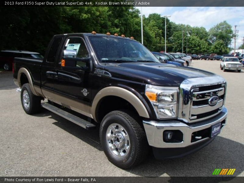 Front 3/4 View of 2013 F350 Super Duty Lariat SuperCab 4x4