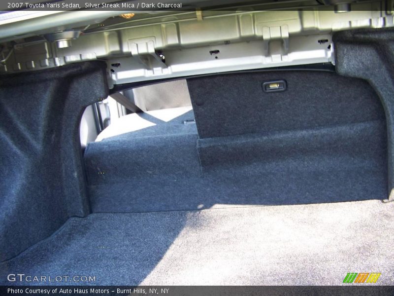 Silver Streak Mica / Dark Charcoal 2007 Toyota Yaris Sedan