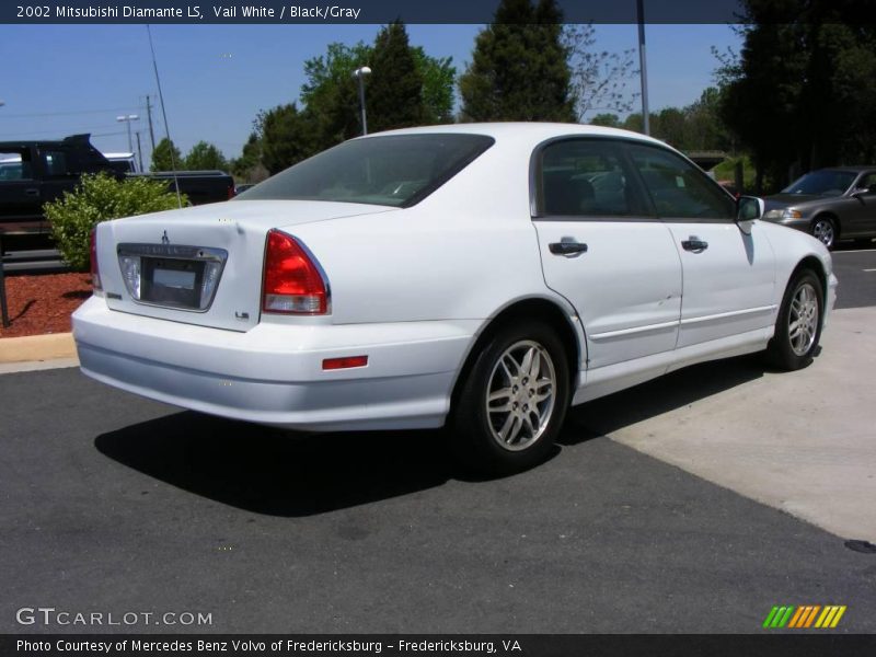 Vail White / Black/Gray 2002 Mitsubishi Diamante LS