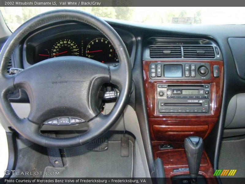 Vail White / Black/Gray 2002 Mitsubishi Diamante LS