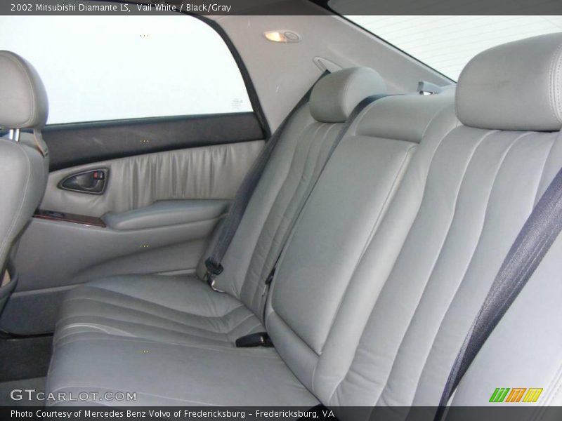 Vail White / Black/Gray 2002 Mitsubishi Diamante LS