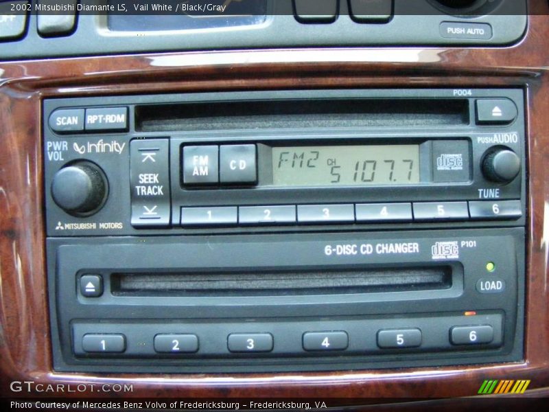 Vail White / Black/Gray 2002 Mitsubishi Diamante LS