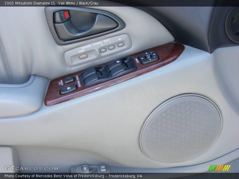 Vail White / Black/Gray 2002 Mitsubishi Diamante LS