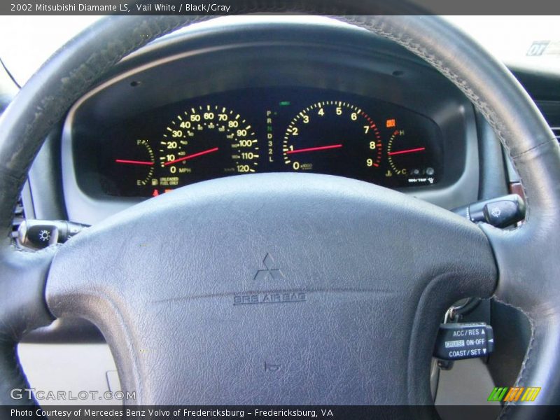 Vail White / Black/Gray 2002 Mitsubishi Diamante LS