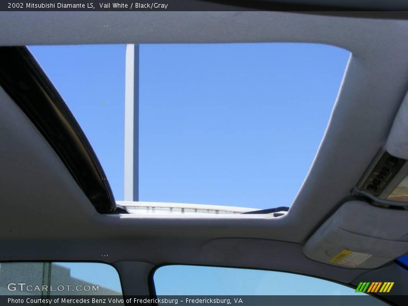 Vail White / Black/Gray 2002 Mitsubishi Diamante LS