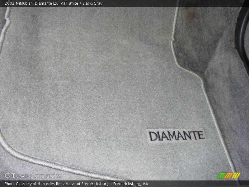 Vail White / Black/Gray 2002 Mitsubishi Diamante LS
