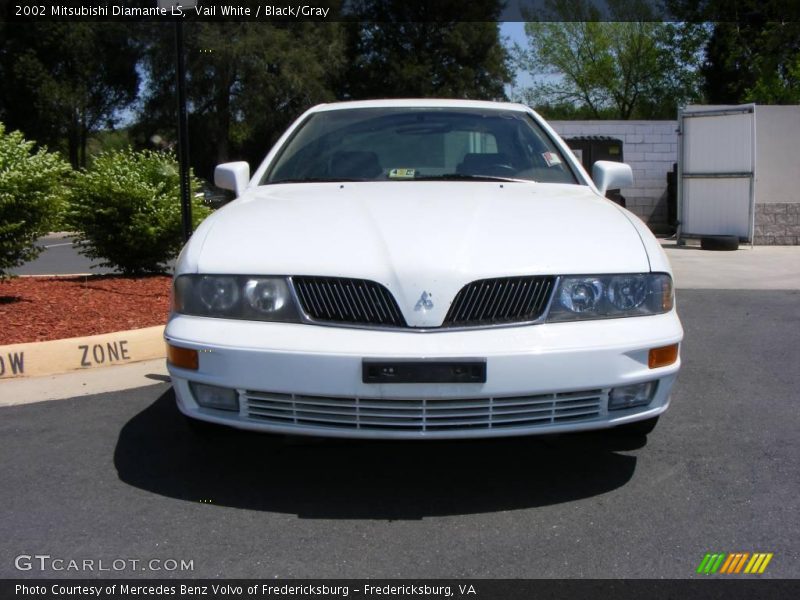 Vail White / Black/Gray 2002 Mitsubishi Diamante LS