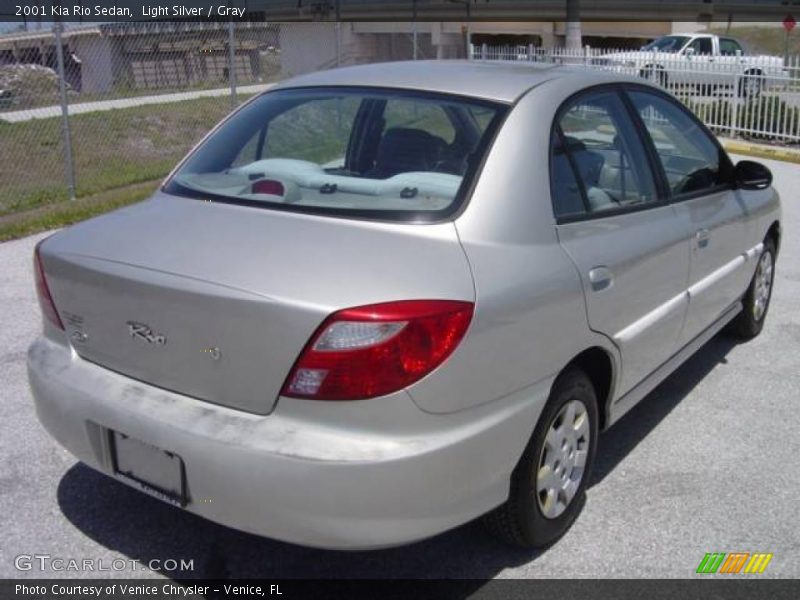 Light Silver / Gray 2001 Kia Rio Sedan