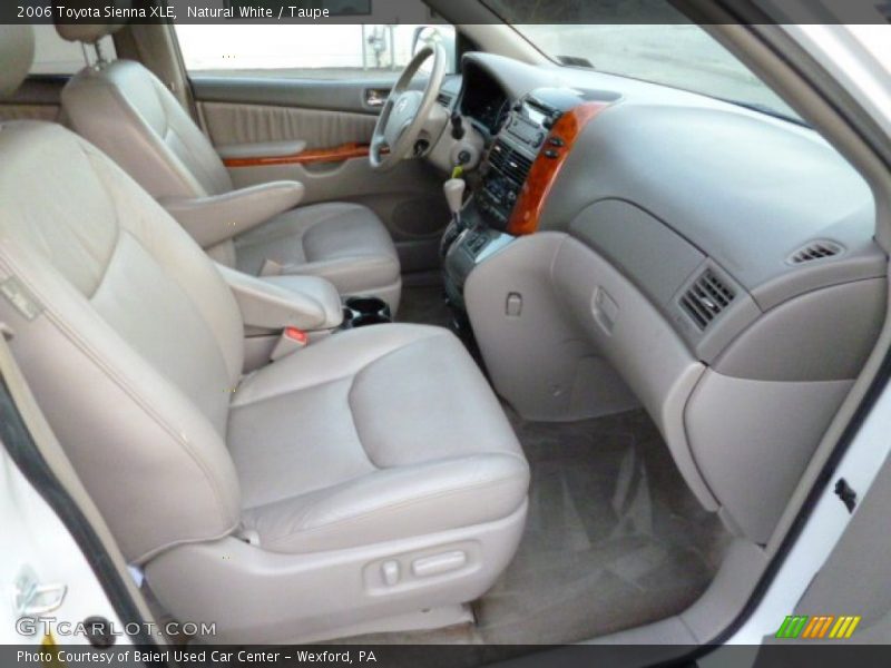 Natural White / Taupe 2006 Toyota Sienna XLE