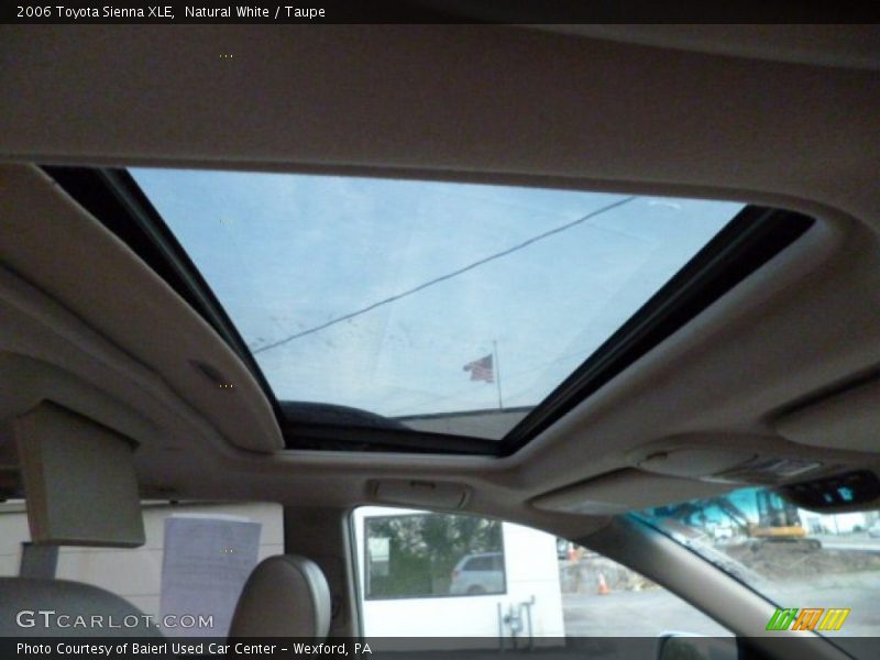 Natural White / Taupe 2006 Toyota Sienna XLE