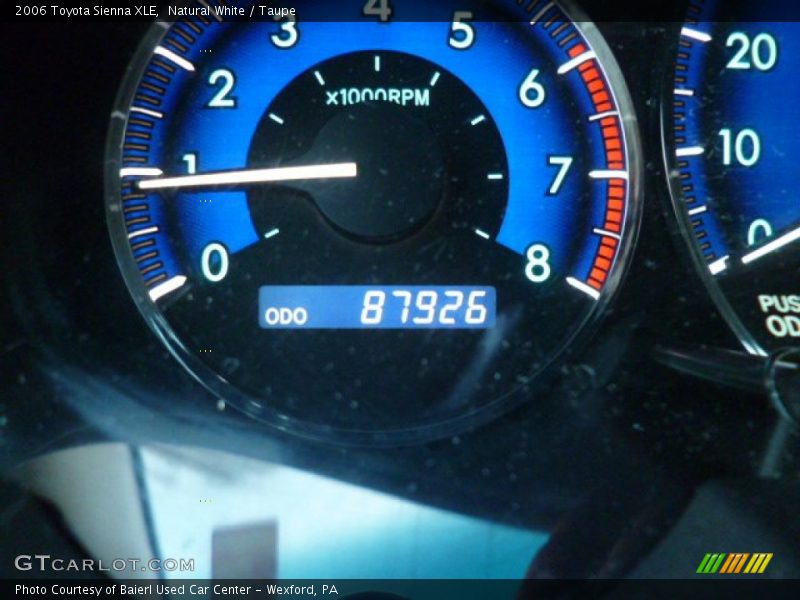 Natural White / Taupe 2006 Toyota Sienna XLE