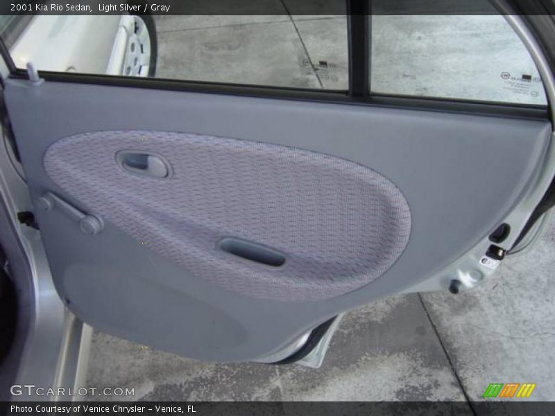 Light Silver / Gray 2001 Kia Rio Sedan