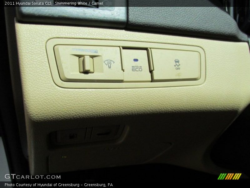 Shimmering White / Camel 2011 Hyundai Sonata GLS