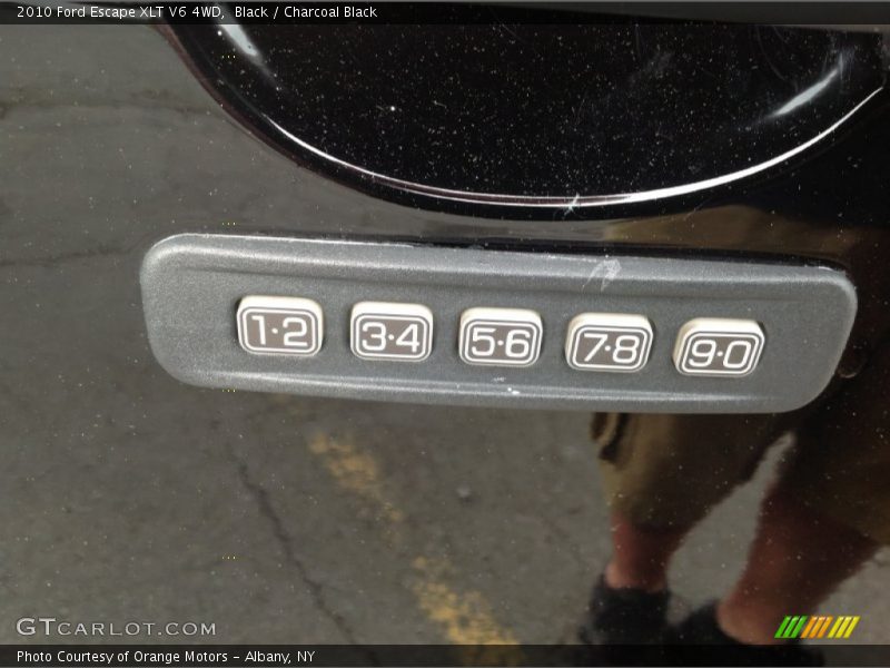 Black / Charcoal Black 2010 Ford Escape XLT V6 4WD