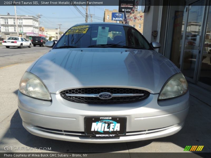 Silver Frost Metallic / Medium Parchment 2002 Ford Taurus SES