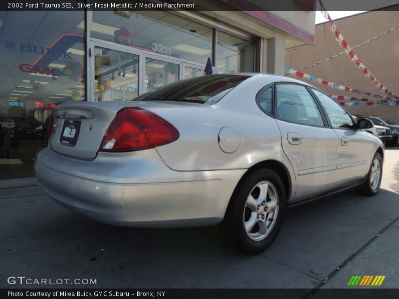 Silver Frost Metallic / Medium Parchment 2002 Ford Taurus SES