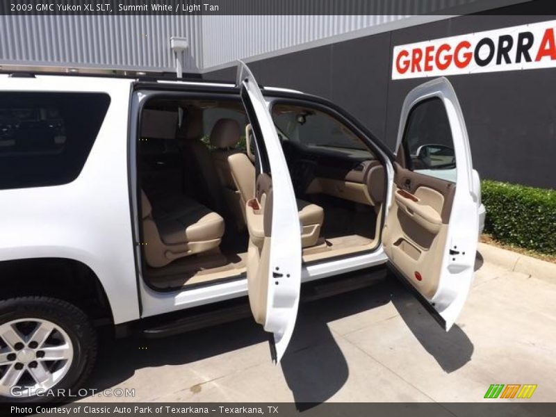 Summit White / Light Tan 2009 GMC Yukon XL SLT