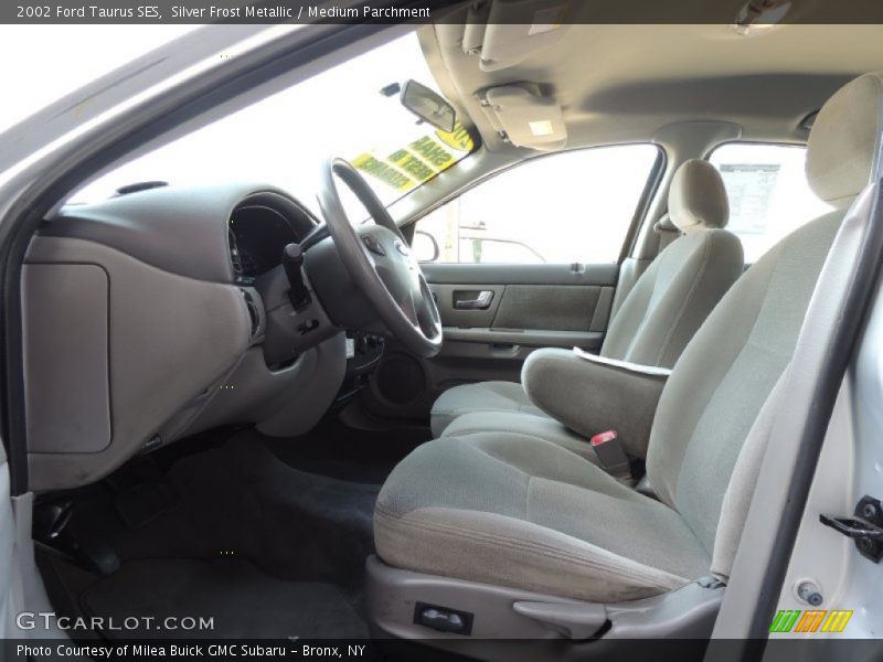 Silver Frost Metallic / Medium Parchment 2002 Ford Taurus SES