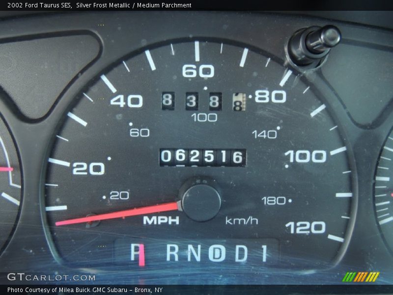 Silver Frost Metallic / Medium Parchment 2002 Ford Taurus SES