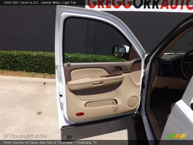 Summit White / Light Tan 2009 GMC Yukon XL SLT