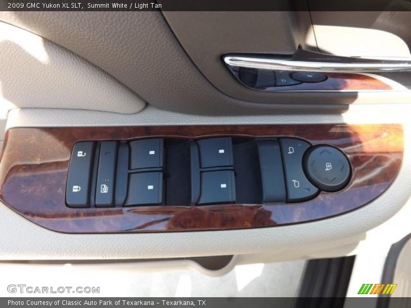 Controls of 2009 Yukon XL SLT