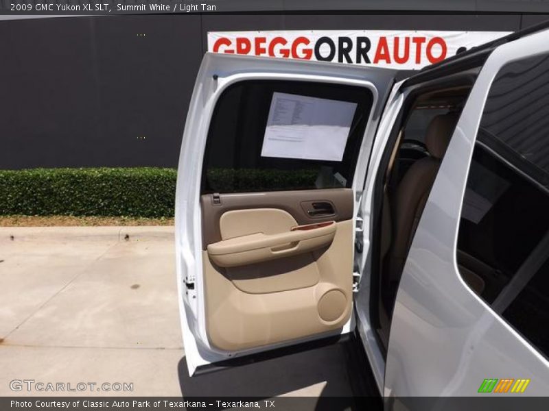 Summit White / Light Tan 2009 GMC Yukon XL SLT