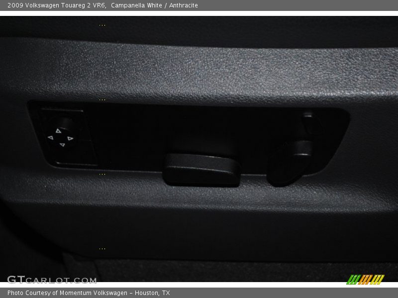 Campanella White / Anthracite 2009 Volkswagen Touareg 2 VR6