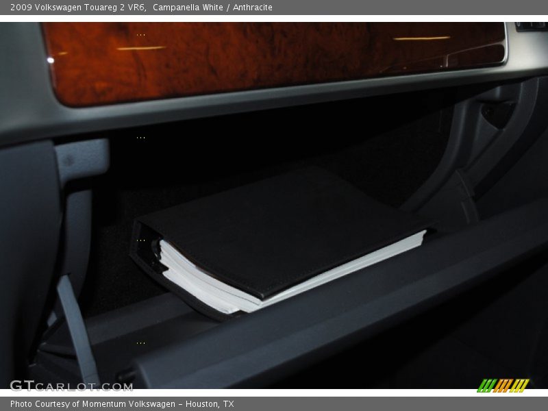Campanella White / Anthracite 2009 Volkswagen Touareg 2 VR6