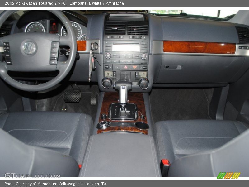 Campanella White / Anthracite 2009 Volkswagen Touareg 2 VR6