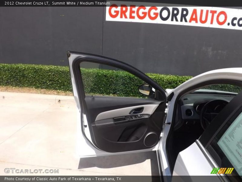 Summit White / Medium Titanium 2012 Chevrolet Cruze LT