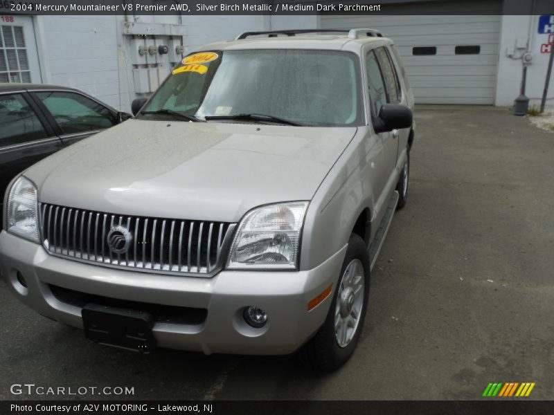 Silver Birch Metallic / Medium Dark Parchment 2004 Mercury Mountaineer V8 Premier AWD