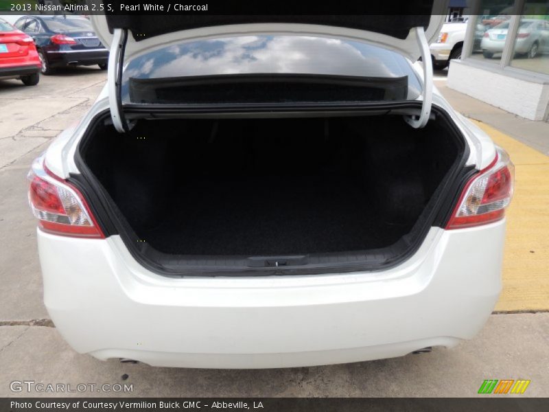 Pearl White / Charcoal 2013 Nissan Altima 2.5 S