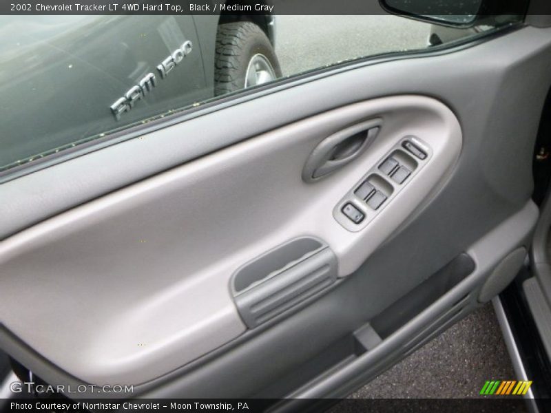 Black / Medium Gray 2002 Chevrolet Tracker LT 4WD Hard Top