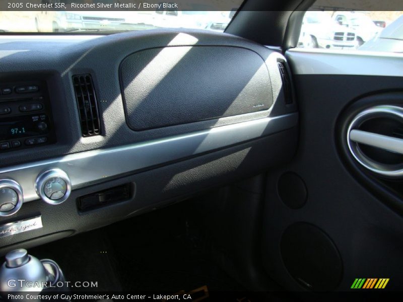 Ricochet Silver Metallic / Ebony Black 2005 Chevrolet SSR