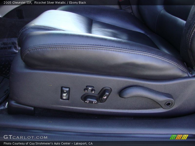 Ricochet Silver Metallic / Ebony Black 2005 Chevrolet SSR
