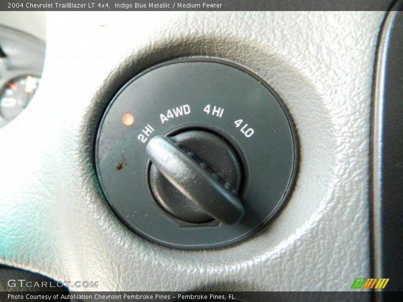 Indigo Blue Metallic / Medium Pewter 2004 Chevrolet TrailBlazer LT 4x4
