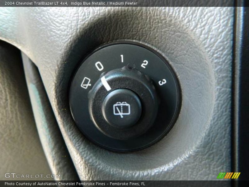 Indigo Blue Metallic / Medium Pewter 2004 Chevrolet TrailBlazer LT 4x4