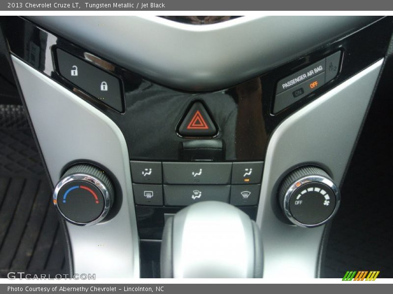 Tungsten Metallic / Jet Black 2013 Chevrolet Cruze LT