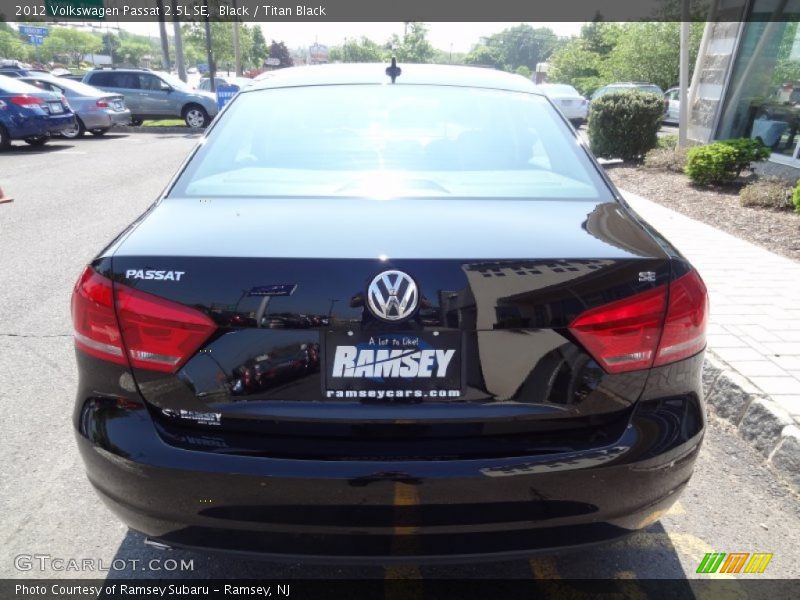 Black / Titan Black 2012 Volkswagen Passat 2.5L SE