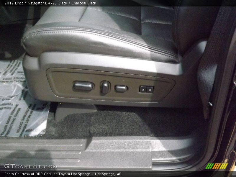 Black / Charcoal Black 2012 Lincoln Navigator L 4x2