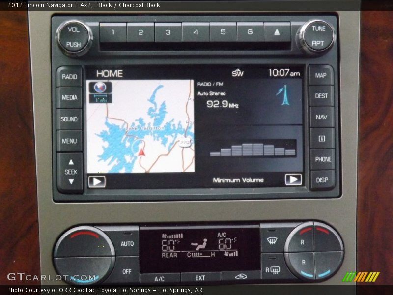 Controls of 2012 Navigator L 4x2