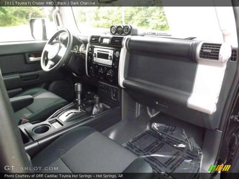 Dashboard of 2011 FJ Cruiser 4WD