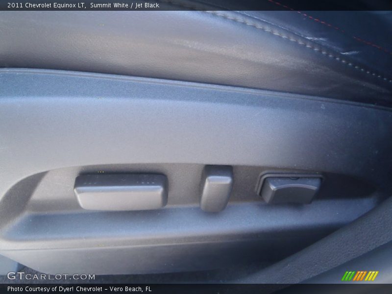 Summit White / Jet Black 2011 Chevrolet Equinox LT