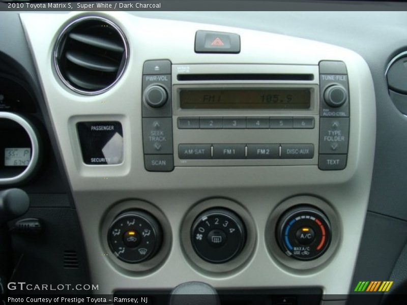 Super White / Dark Charcoal 2010 Toyota Matrix S
