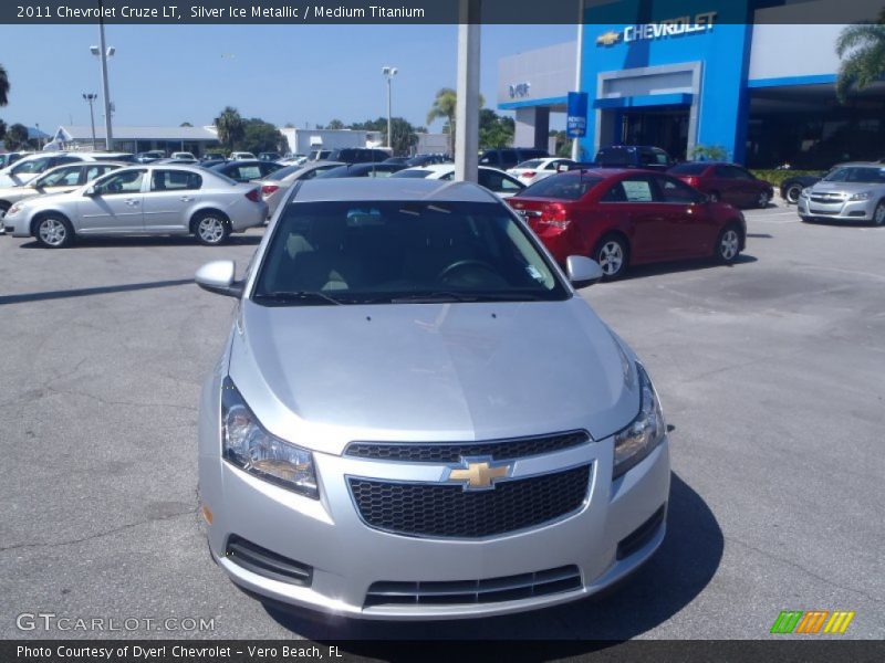 Silver Ice Metallic / Medium Titanium 2011 Chevrolet Cruze LT
